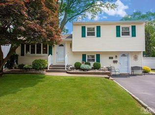 27 Finley Rd, Edison, NJ 08817