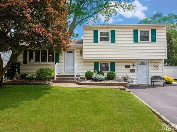 27 Finley Rd, Edison, NJ 08817