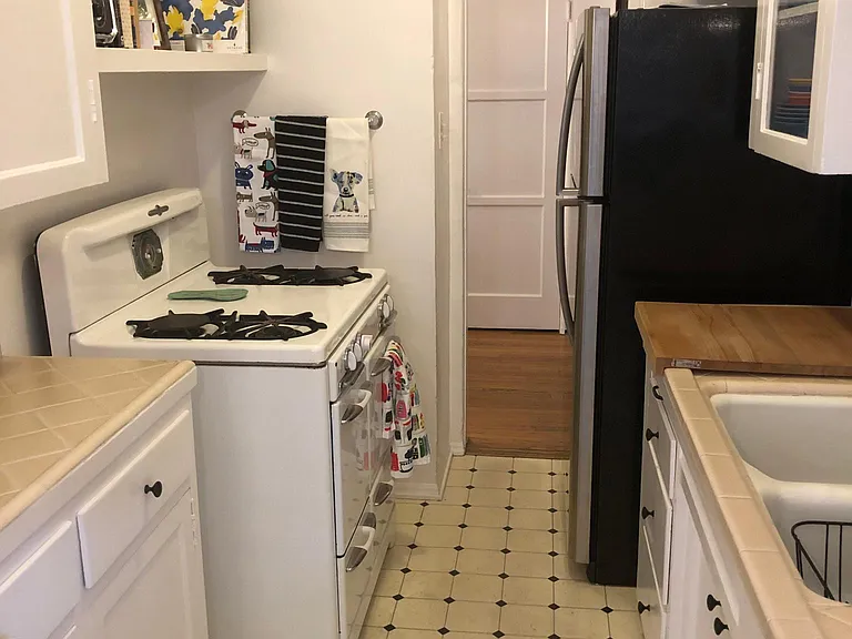 419 S Cloverdale Ave #4 — Photo 11