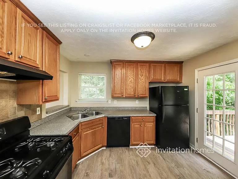 4050 Lions Gate — Photo 8