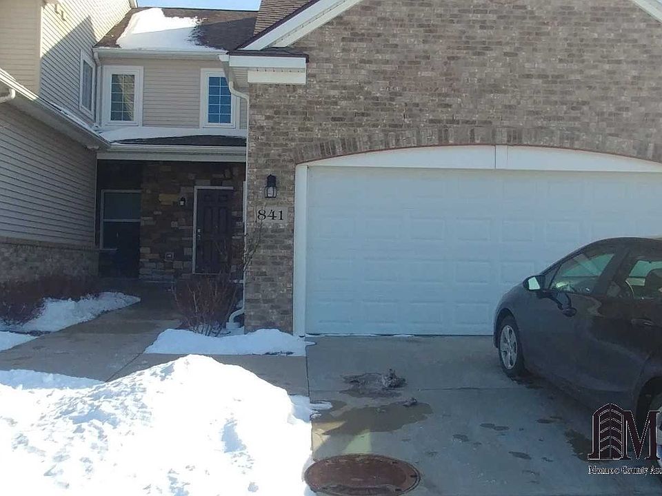 1st image of 841 Plum Village Dr