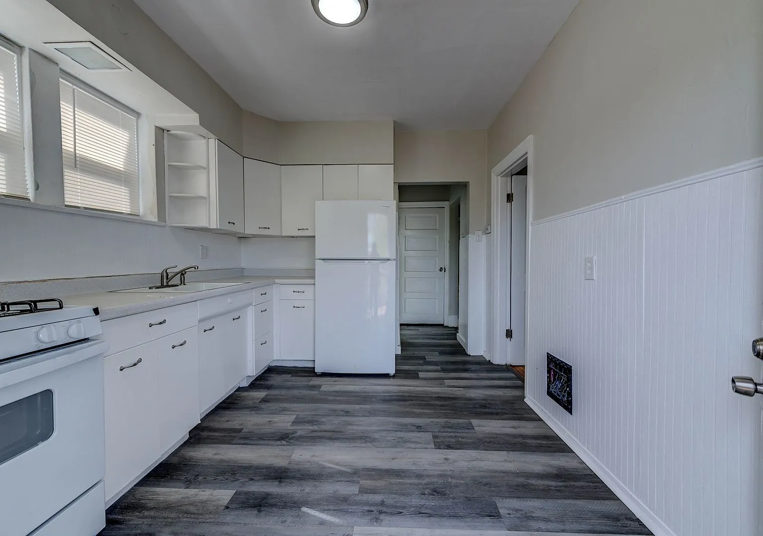 3953 Tholozan Ave. — Photo 1