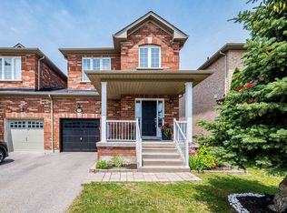 130 Fencerow Dr, Whitby, ON L1R 3N4