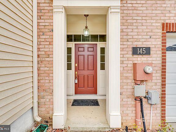 4th image of 145 Abino Hills Way W
