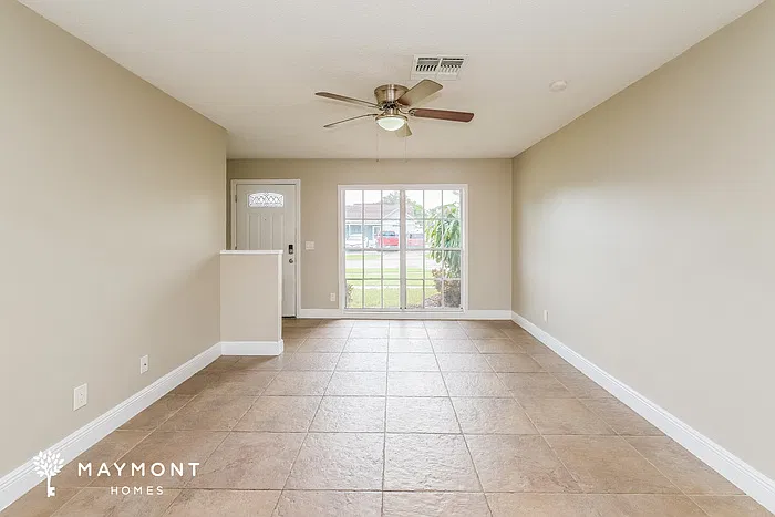 3 bed, 2.0 bath, 1176 sqft, $1,975 — Photo 3