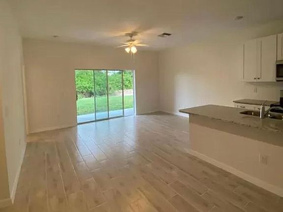 3rd image of 610 SE 4th St