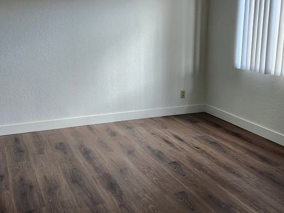 3rd image of 14618 Rayen St APT 108