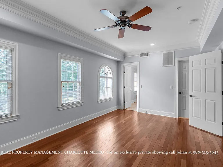 529 Queens Rd — Photo 38