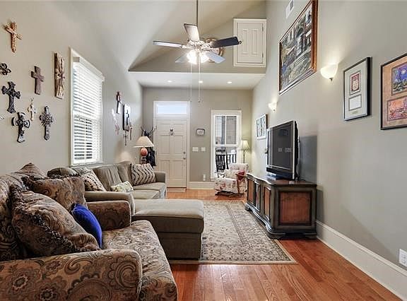 3rd image of 4223 Tchoupitoulas St