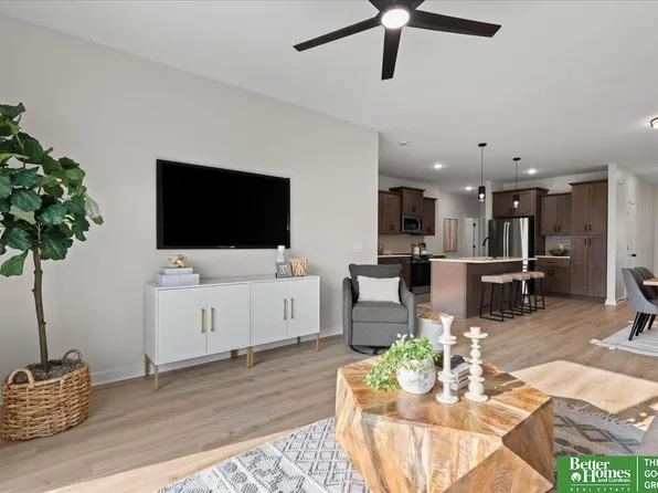 8122 S 177th St, Omaha, NE 68136