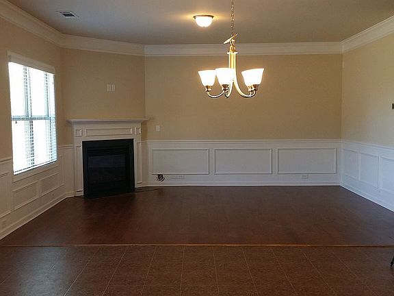 3rd image of 608 Jones Peak Dr