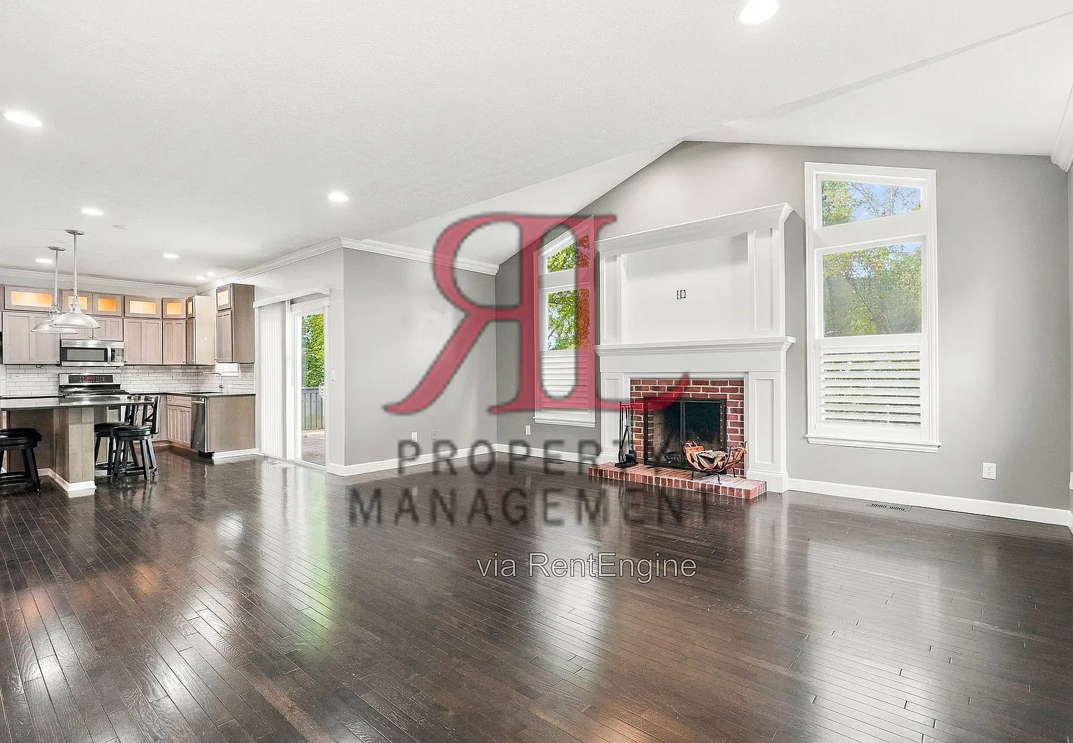 4 bed, 2.5 bath, 2739 sqft, $3,800 — Photo 2