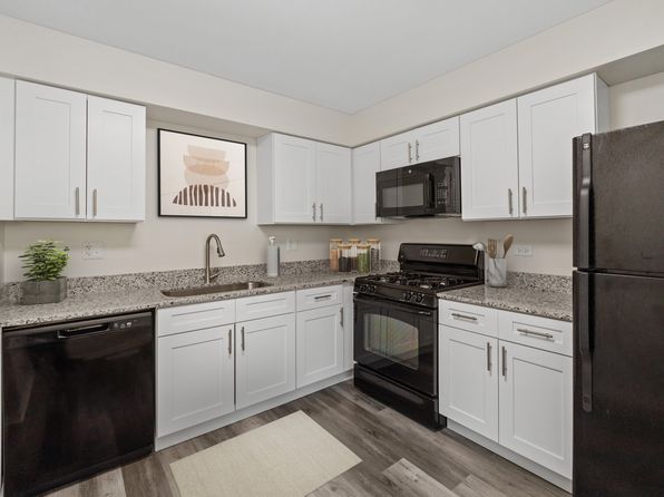 1900 Windsong Dr #B08201