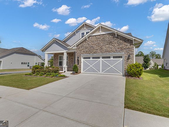 3rd image of 93 Club Cresswind Dr