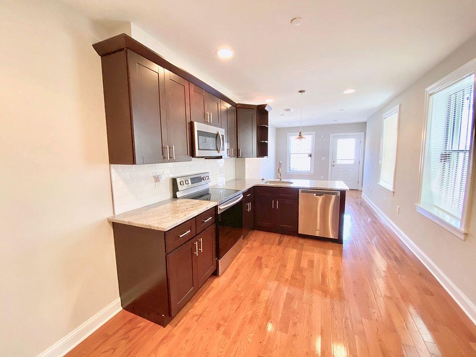 1st image of 1637 Fontain St #B