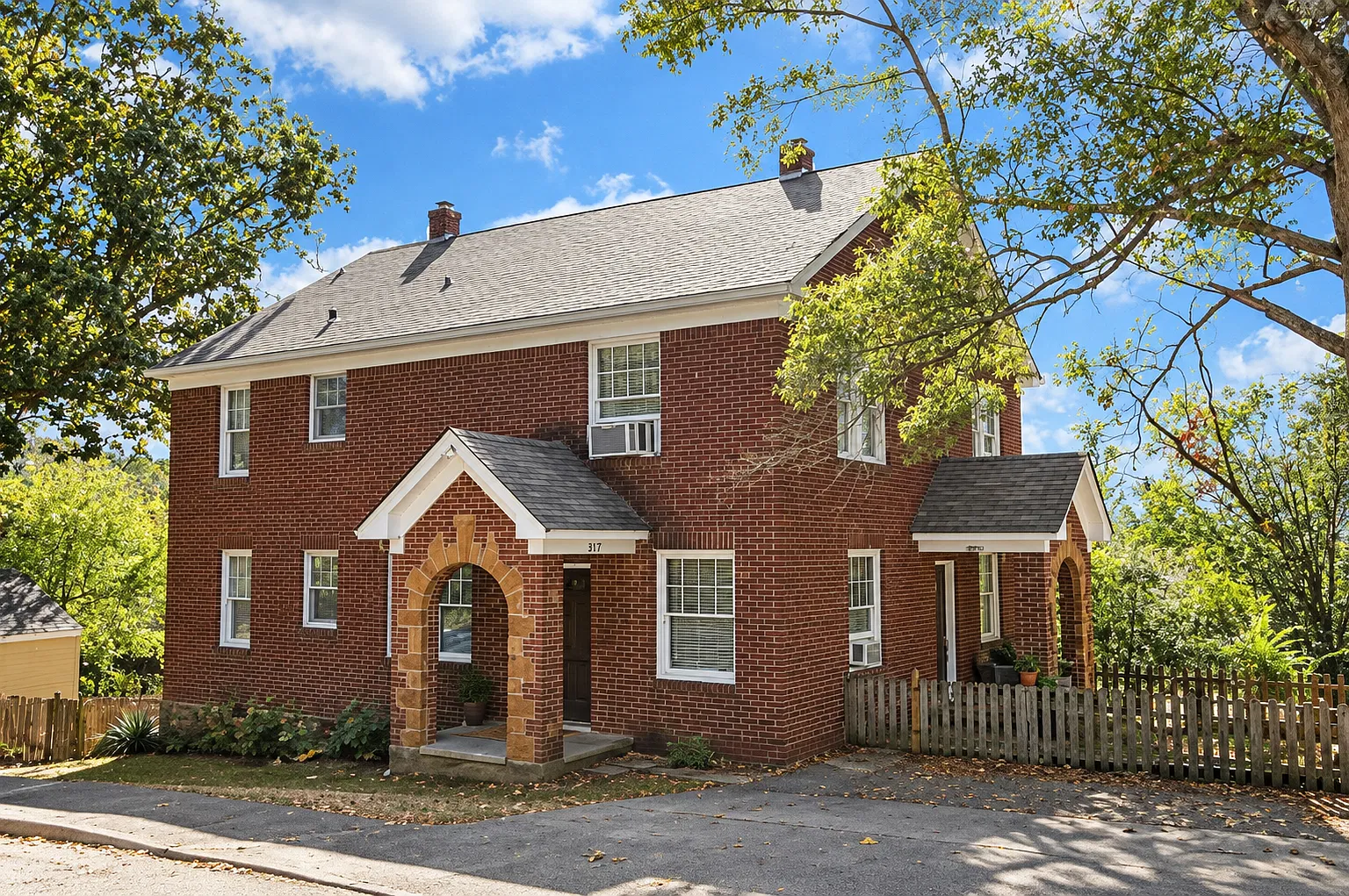 2 bed, 1.5 bath, $975 — Photo 1