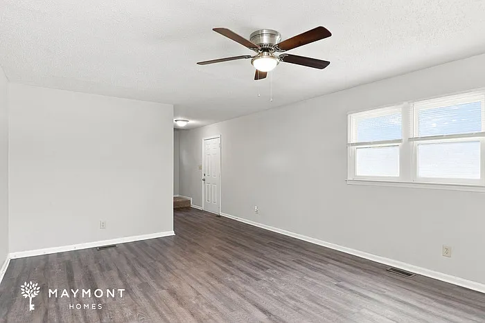 3 bed, 2.5 bath, 1592 sqft, $2,045 — Photo 4