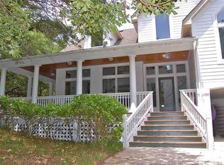 32 11th Ave W, Southern Shores, NC 27949