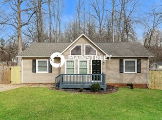 4 Terry Dr, Thomasville, NC 27360