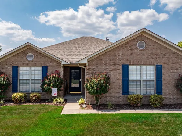 915 Granite Ln, Conway, AR 72034