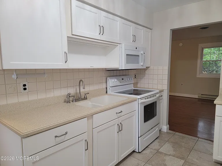 16 Chelsea Dr — Photo 27