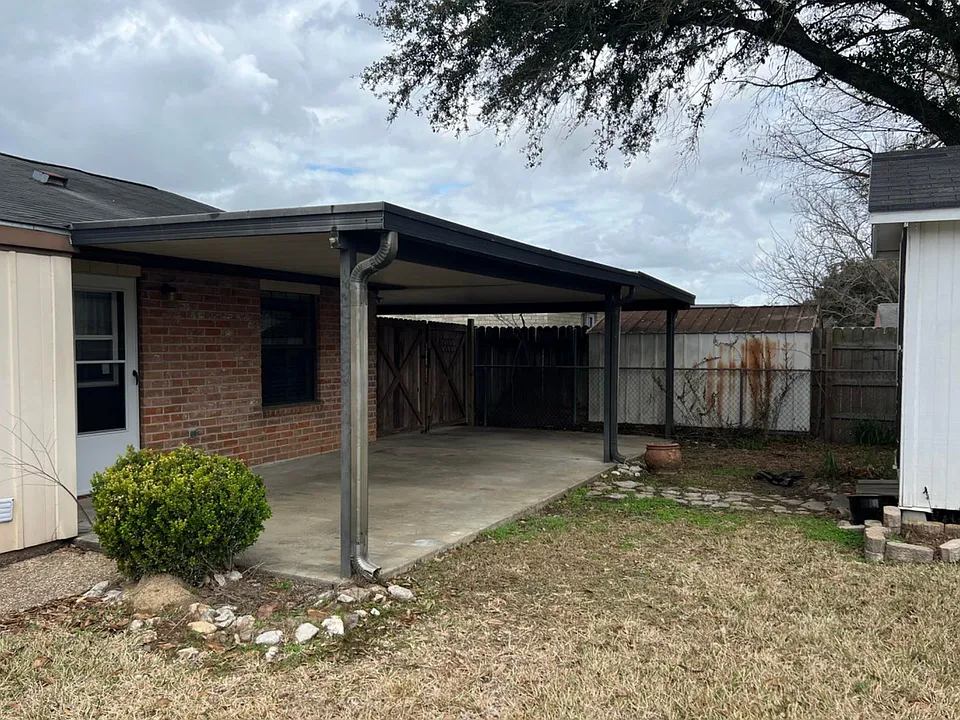402 Thompson Dr