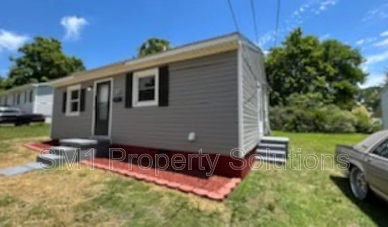 1309 Pearson St — Photo 2