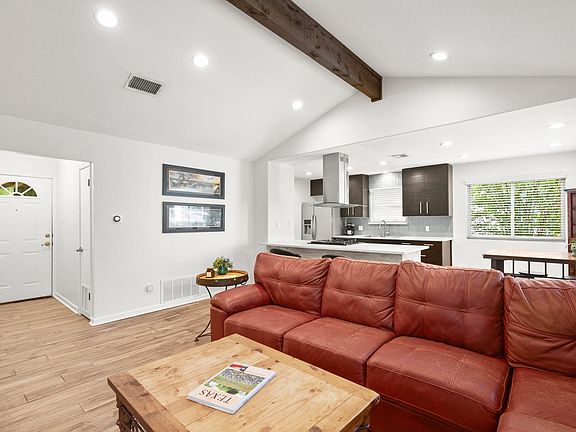 5th image of 1604 Sahara Ave