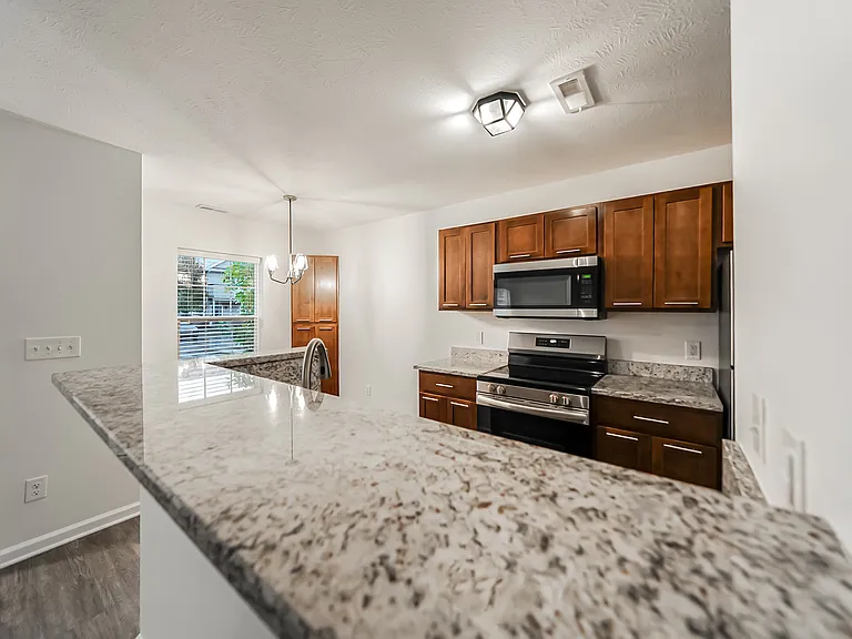 Ashton Place Apartments — Photo 15