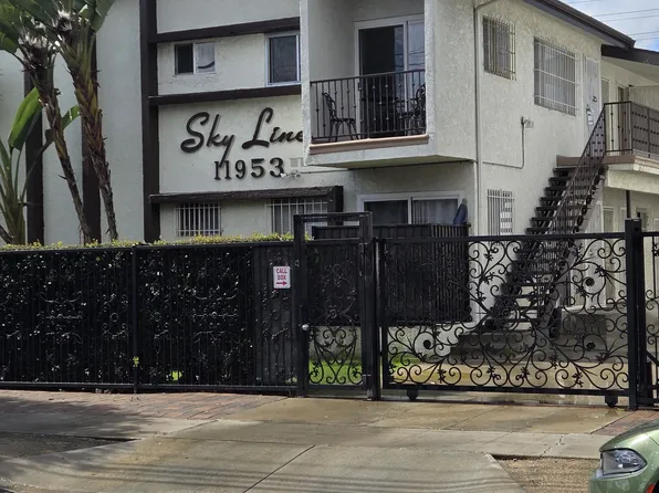 11953 Gale Ave APT D, Hawthorne, CA 90250