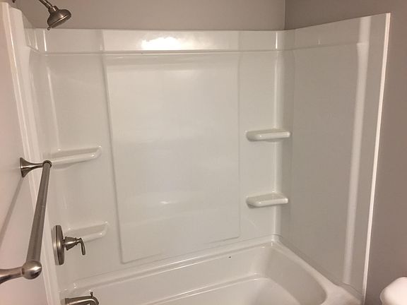 5th image of 13435 Dewey St