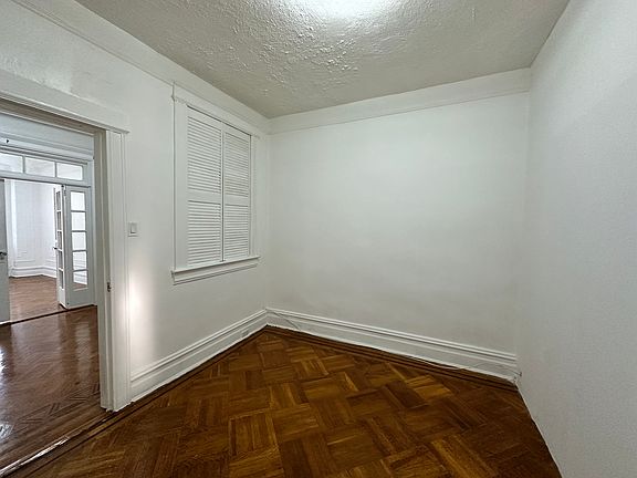4th image of 8820 86th St