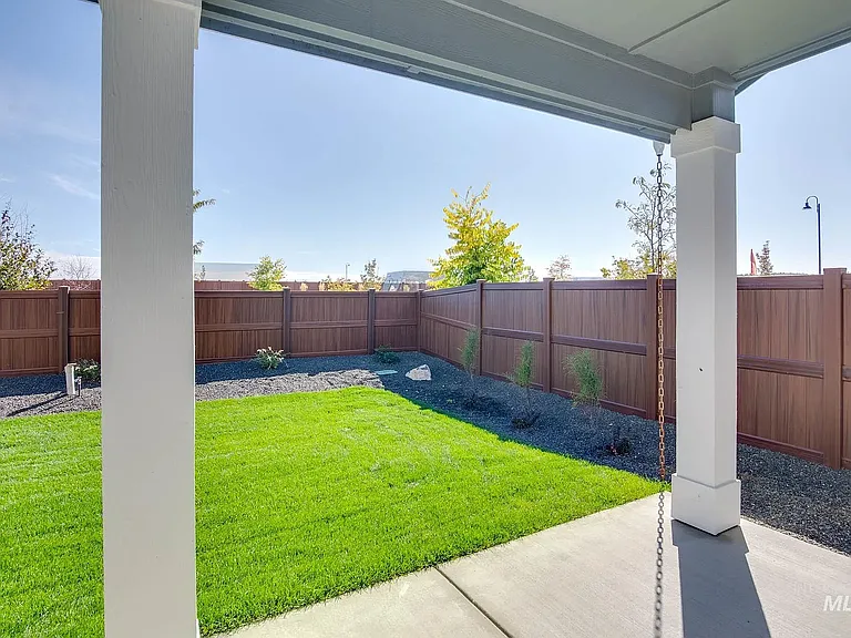 6940 S Chinook Ave — Photo 4