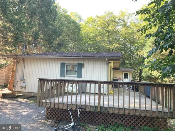 4126 Timber Ln, Tobyhanna, PA 18466