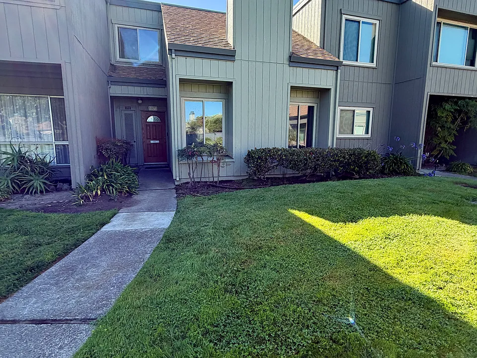 1071 Jost Ln