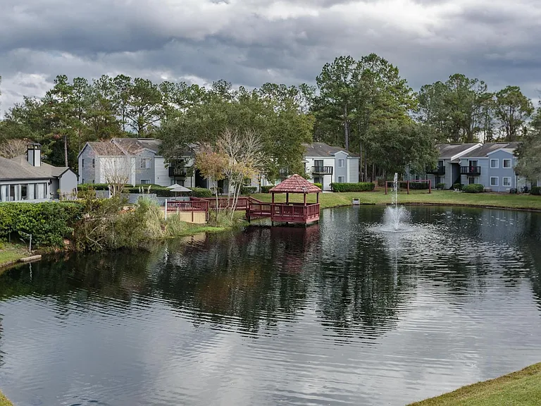 PALM TRACE APARTMENTS — Photo 4