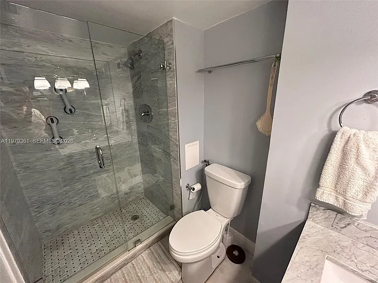 18031 Biscayne Blvd #904 — Photo 18