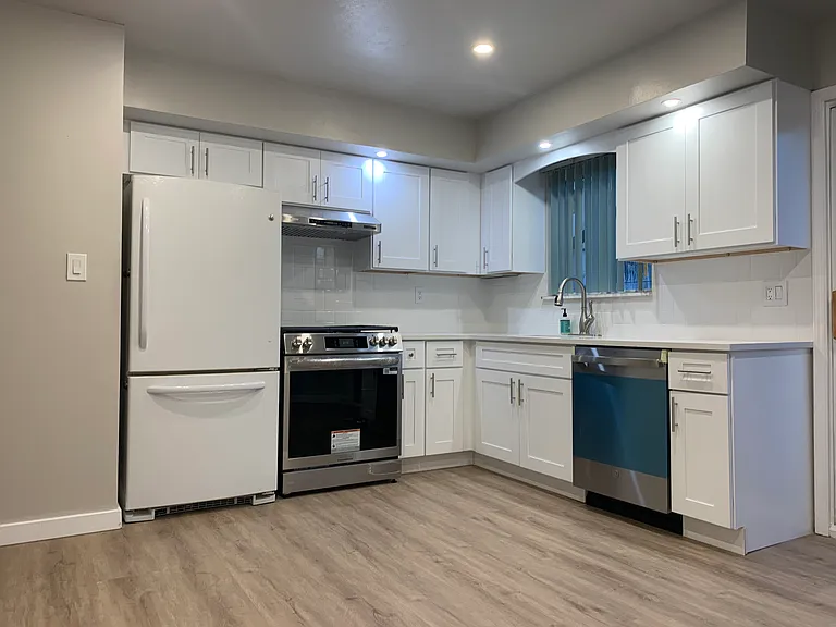 22 Francine Ln — Photo 1