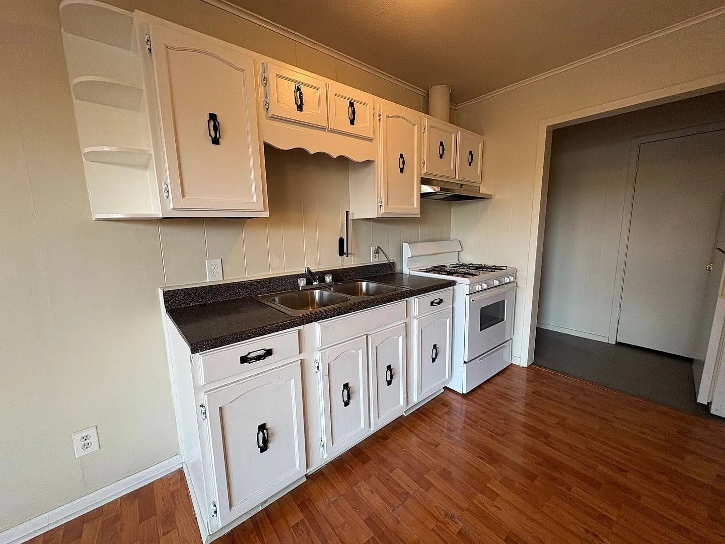 9500 Mansfield Rd — Photo 3