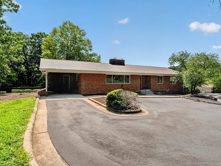 500 Emerald Pond Ln — Photo 33