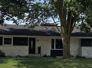 1016 W Blackhawk Dr, Byron, IL 61010