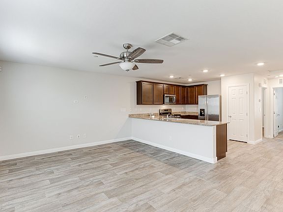 3rd image of 4641 Townwall St