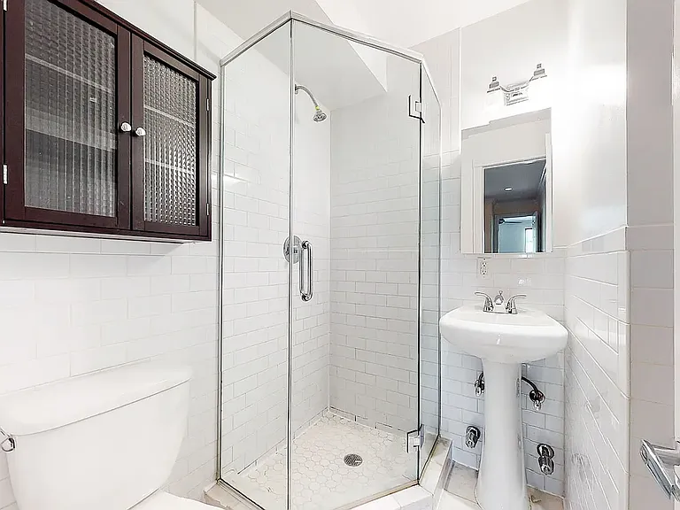 216 E 95th St #1W — Photo 10