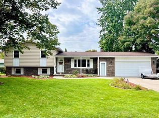4484 Linden Park Dr, Bay City, MI