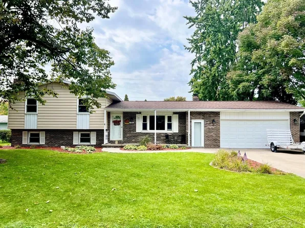 4484 Linden Park Dr, Bay City, MI 48706