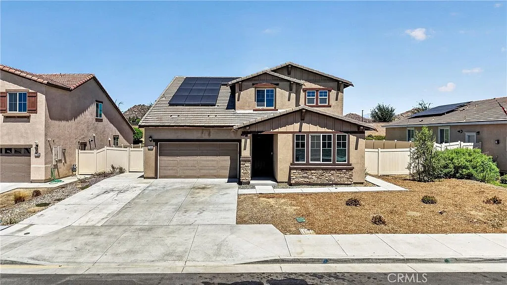 4 bed, 3.5 bath, 2617 sqft, $3,900 — Photo 2