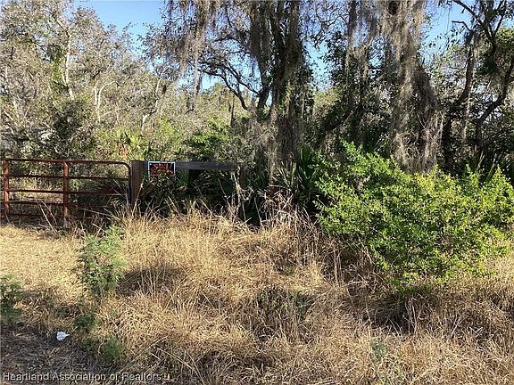 5th image of 206 Oakwood Ln