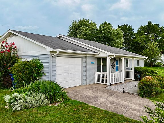 3rd image of 148 Leaf Ln