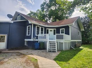 306 W Webster St, Benton, IL 62812