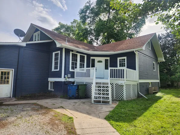 306 W Webster St, Benton, IL 62812